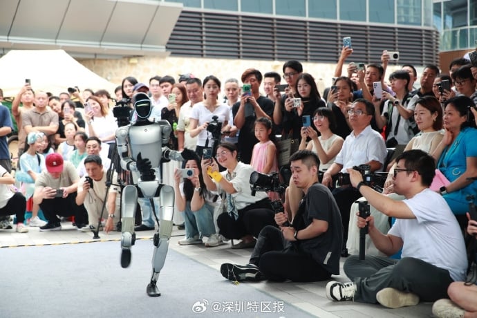 深圳开全球首间机械人6S店 租用一天590令吉