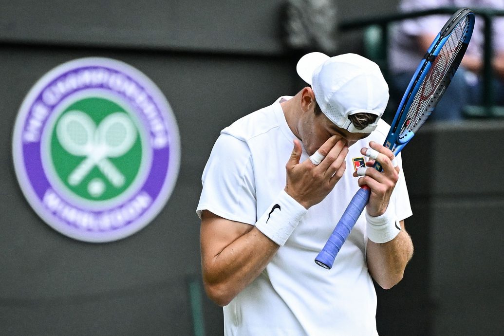 温网|  佐科 辛纳顺利闯关  德拉珀意外不敌36岁塞利奇