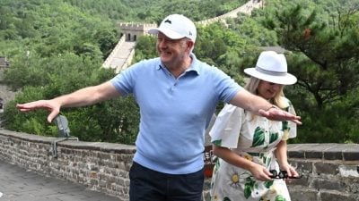 澳总理在长城上为外国投资审查辩护 否认对中国投资关上大门