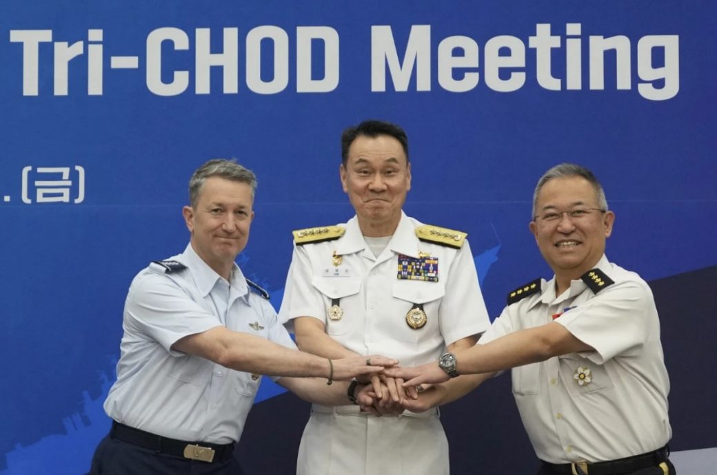 炮轰美日韩军事合作 朝鲜警告:将引发核战