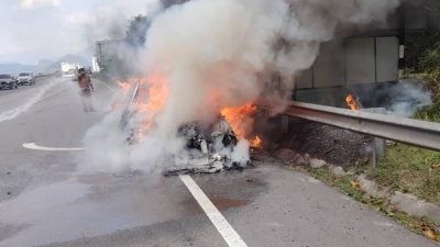 烧毁约80%无人伤亡 一车南北大道突起火
