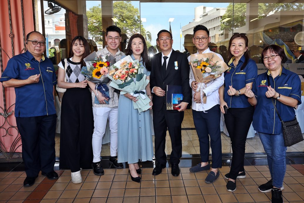 版六(大北马）今日390名有功人士领勋