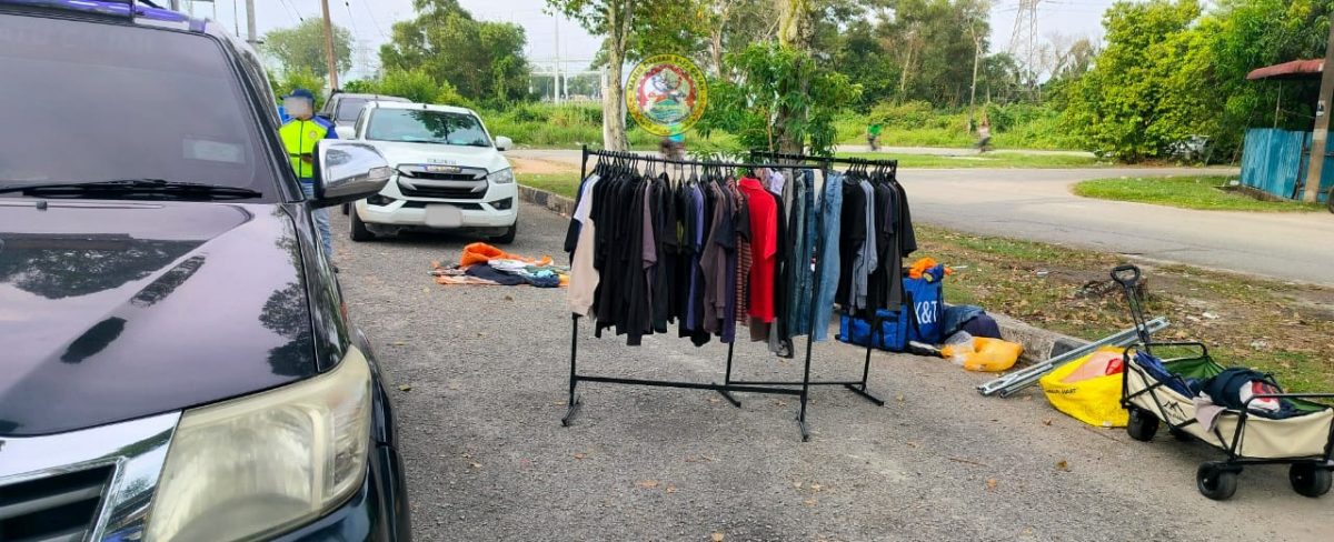 牙也县会展开执法 非法小贩物品充公