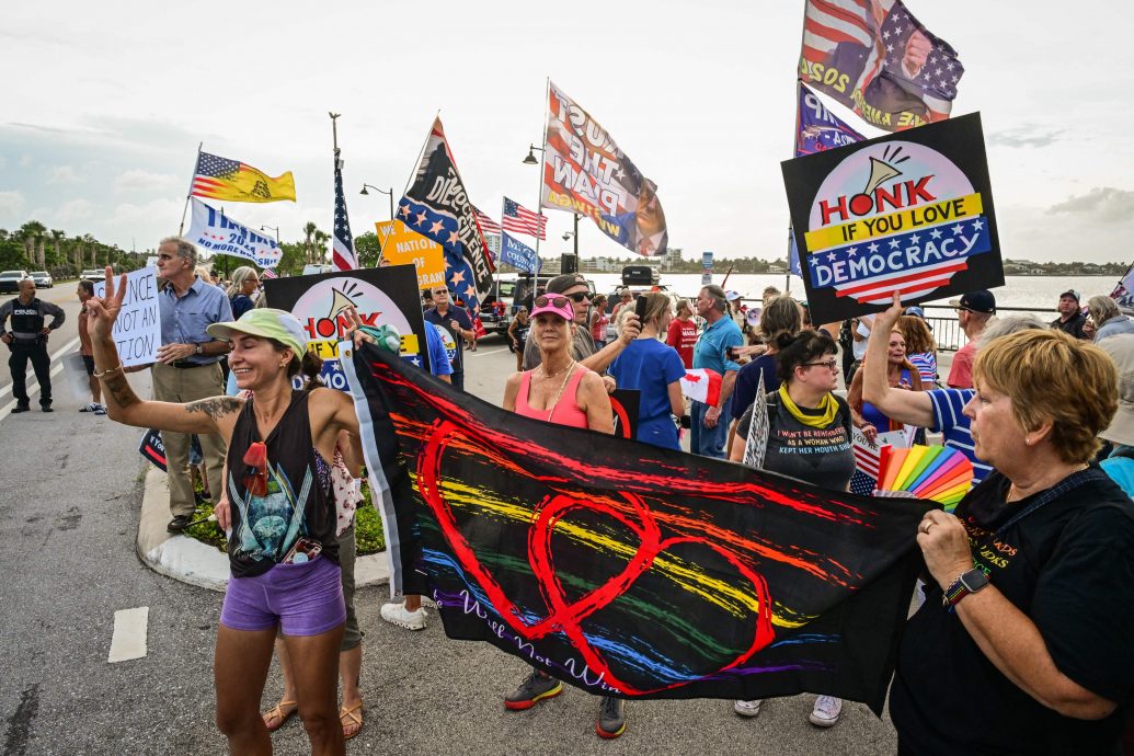 特朗普晒执政半年成绩单,美国民众:“我们成为了世界的笑柄”