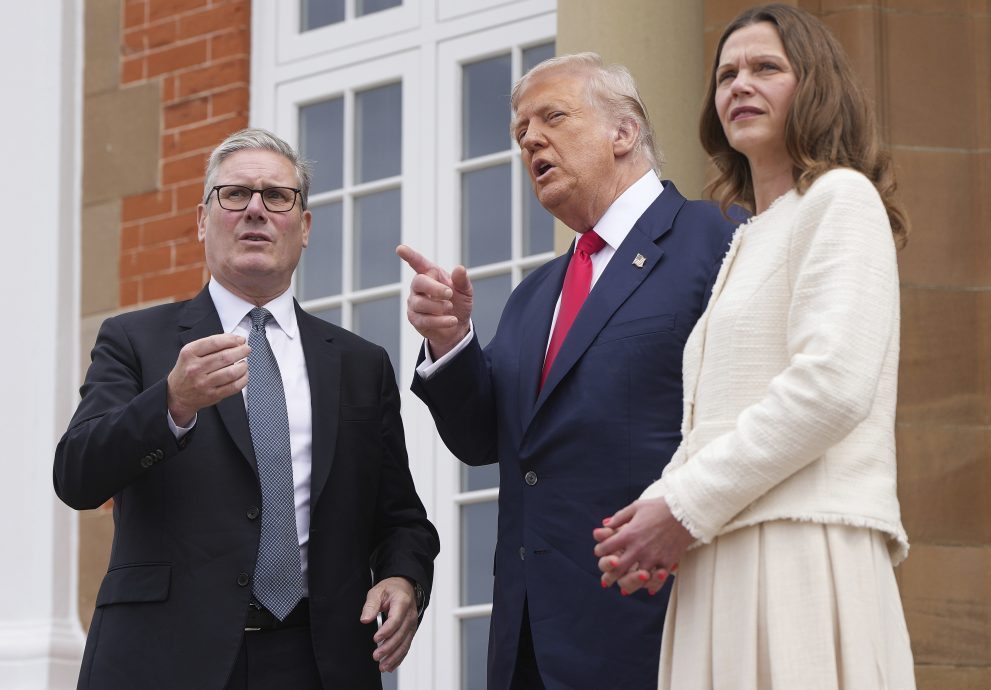 特朗普:加沙有很多饥民 第一要务是喂饱他们