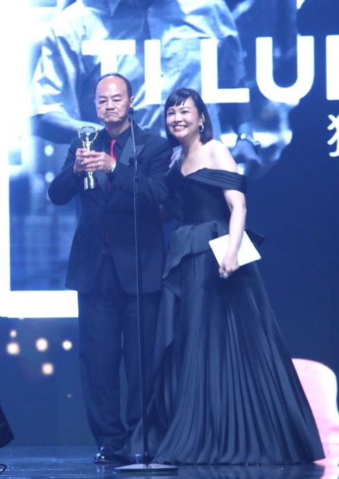 狄龙荣膺终身成就奖　谭俊彦惊喜献花 