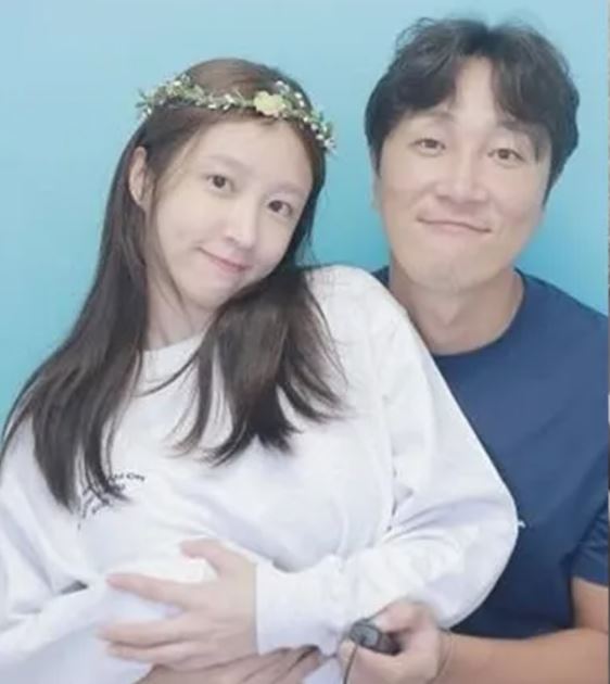 独自背包旅行寄宿寺庙 Hani首谈婚礼无限延期