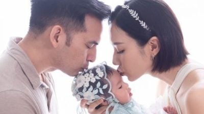 王君馨首晒全家福　母女俩萌吐舌抢镜