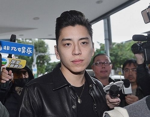 王大陆替代役期间罕露脸 亲姊庆生晒全家福