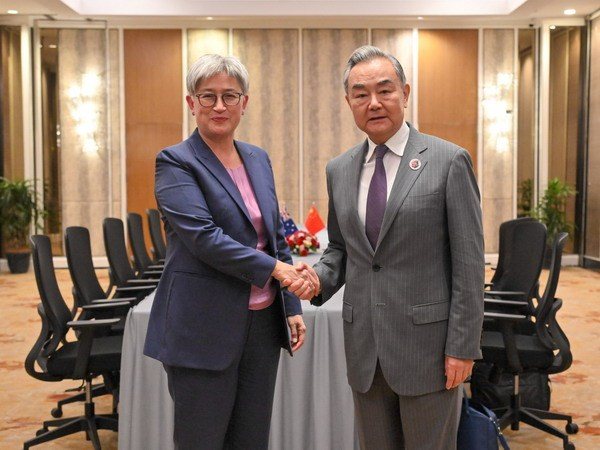 王毅一天见了4个五眼联盟外长