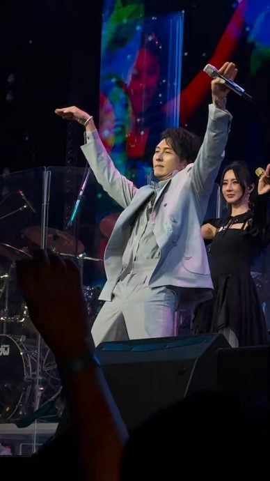 王浩信迎42岁大跳《大展鸿图》 网嘲：钱真难赚！