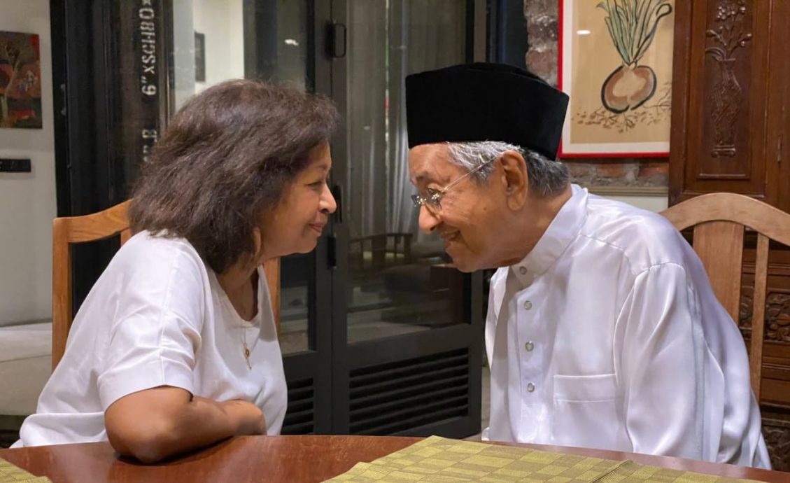 玛丽娜:爸爸今天满100岁