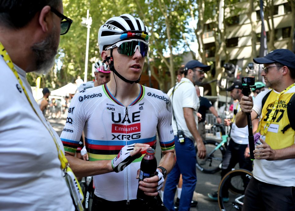 环法脚车赛第11赛段| 波加查摔车致敬竞争对手等待  亚伯拉罕森首夺赛段冠军