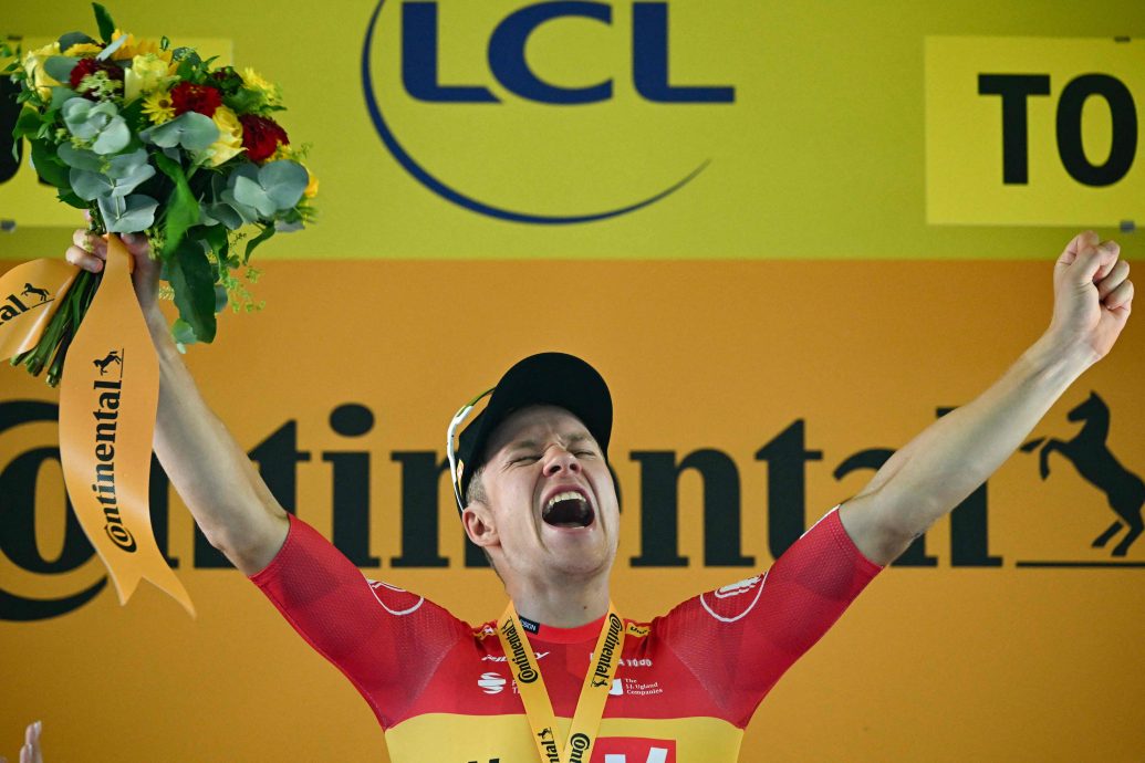 环法脚车赛第11赛段| 波加查摔车致敬竞争对手等待  亚伯拉罕森首夺赛段冠军