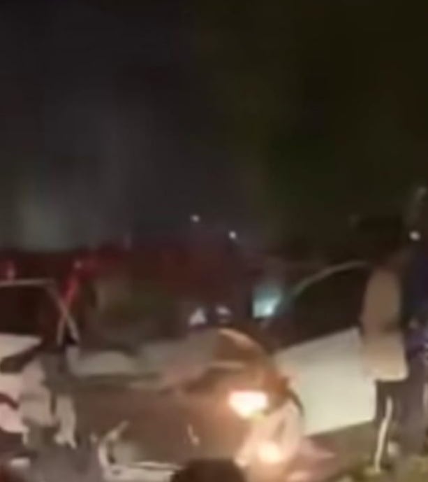 疑非法赛车失控致翻车事故 19岁司机遭扣留调查