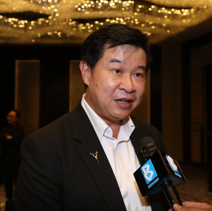 登上世界第一压力如潮而来 谢顺吉盼飞汀勇敢面对