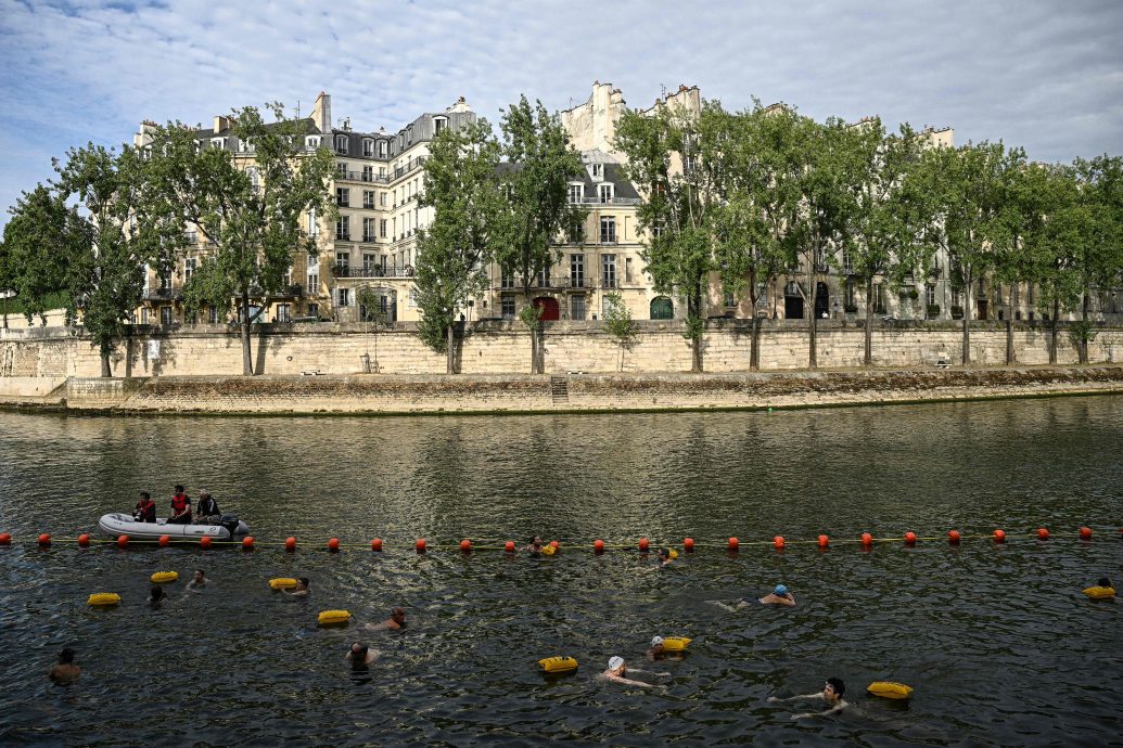 百年禁令解封 巴黎塞纳河开放民众游泳消暑