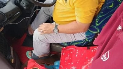 监督安全带使用情况 霹陆交局官员乔装乘客