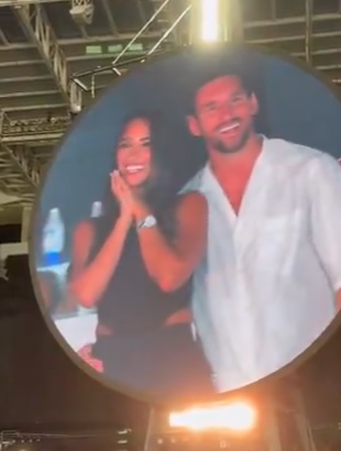 看coldplay演唱会被镜头捕抓 梅西获赞史上最伟大运动员