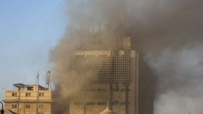 开罗电信大楼火灾22人伤 全城通讯大面积瘫痪
