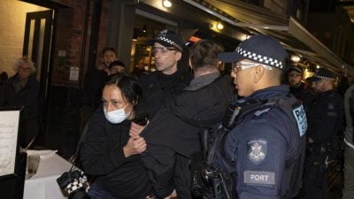 墨尔本犹太教堂遭纵火 警方追捕嫌犯