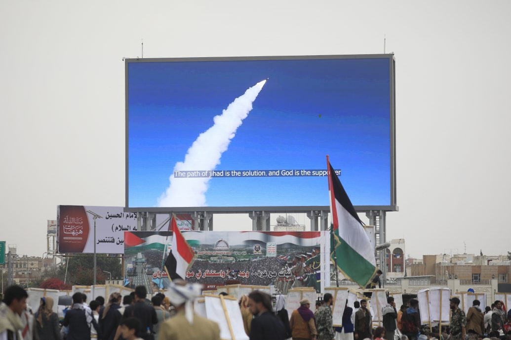 看世界)胡塞武装称用高超音速导弹袭击以色列机场