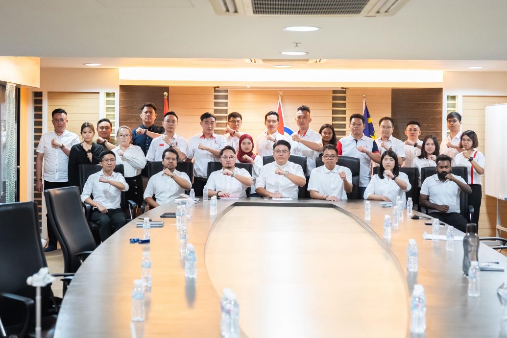 社青团：政府须正视司法信任危机 “当律师敲警钟，断不可轻视问题”