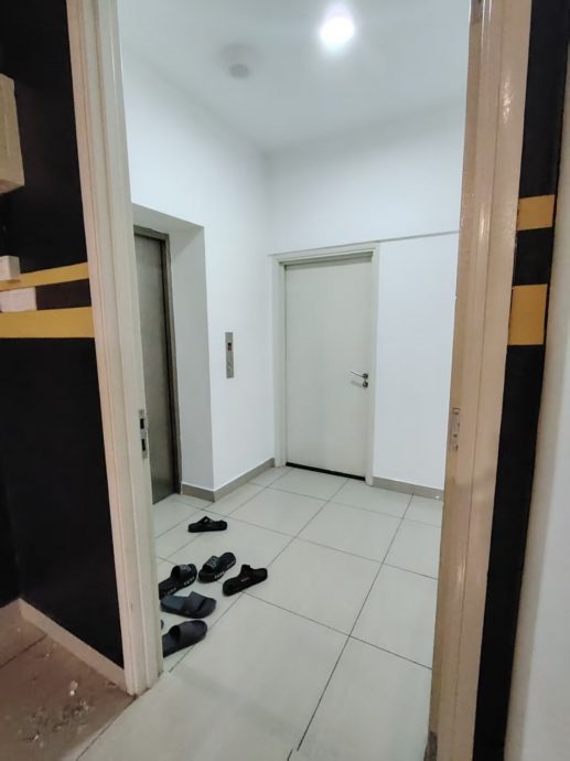 移工竟持锁匙 半夜有人闯门 一家三口入住隆公寓民宿惊魂