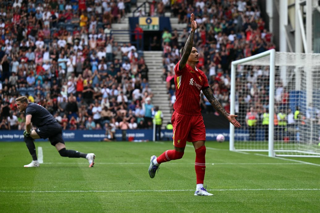 红军热身赛轻取普雷斯顿  双方全场缅怀若塔