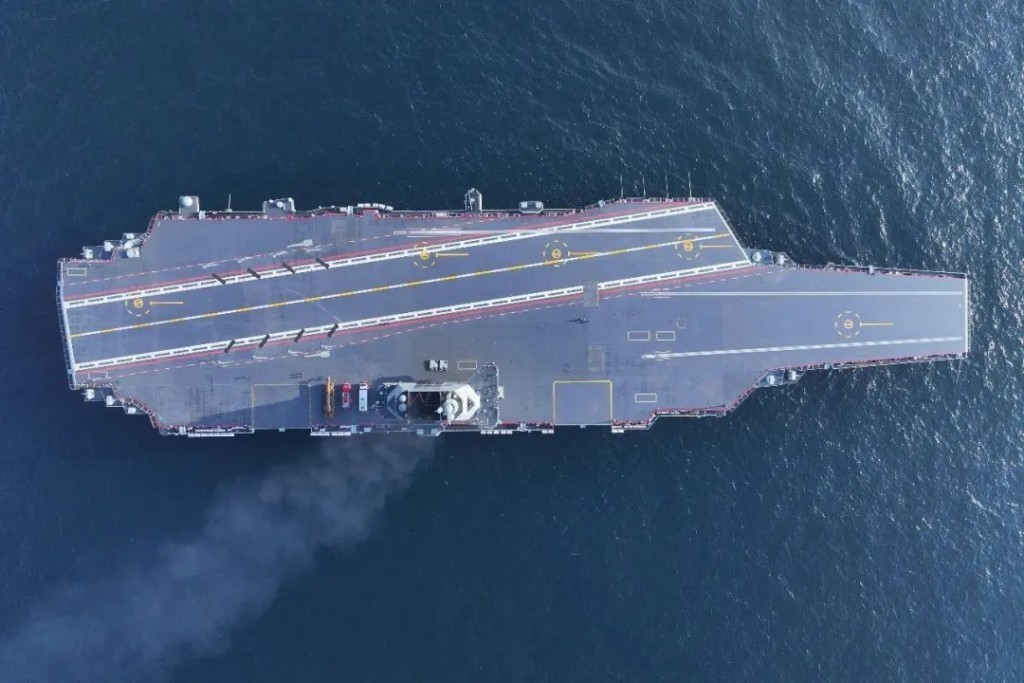 网传航母福建舰24日服役 军迷贺抗战胜利80周年展实力