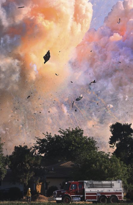 美国加州烟花仓库爆炸 7人失踪