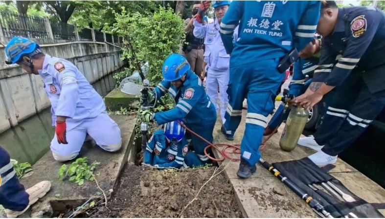 美国男全裸卡“曼谷下水道” 　救护人员救他时遭咬伤