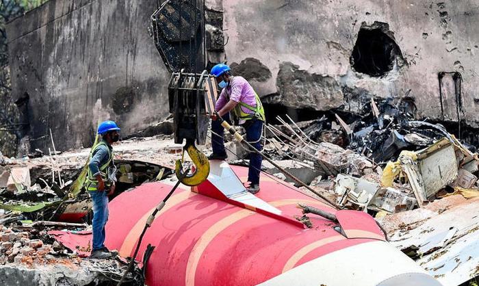 美媒：印航黑匣子录音显示  机长关闭燃油开关或导致坠机