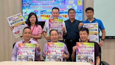 美食游戏抽奖不容错过 深斋中学义卖会筹发展基金