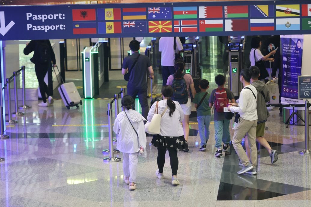 自动通关系统当机 BSI两天38万访客受影响