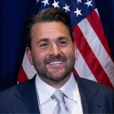 自夸“睾酮高、基因优” 右翼网红获提名美国驻马大使 东南亚外交官关切