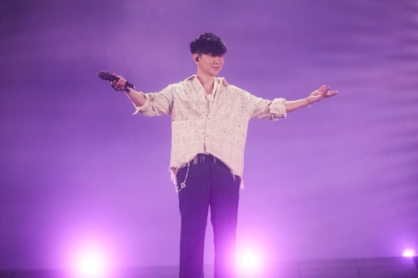 自曝有心脏病靠药撑 林俊杰思考自己还能唱多久