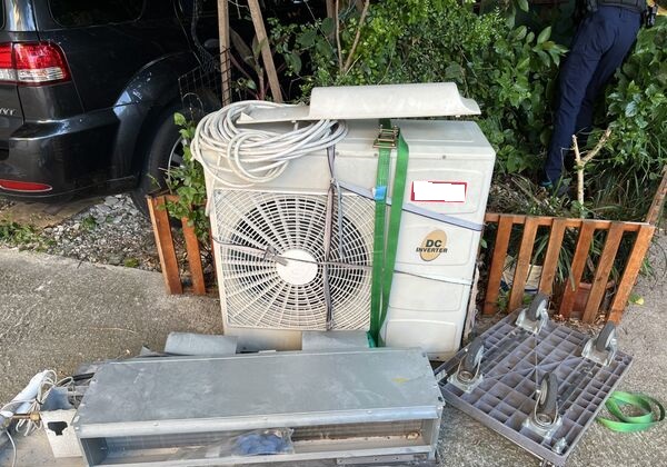 自行摆弄冷气外机 屋主4楼坠下身亡