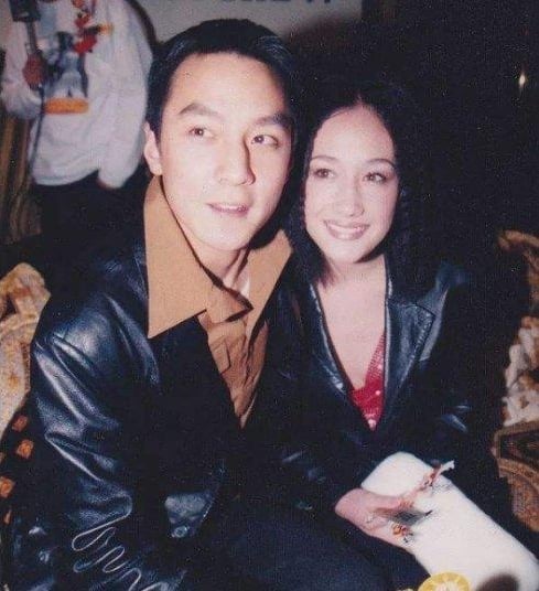 节目中突亮钻戒 Maggie Q自曝已婚多年