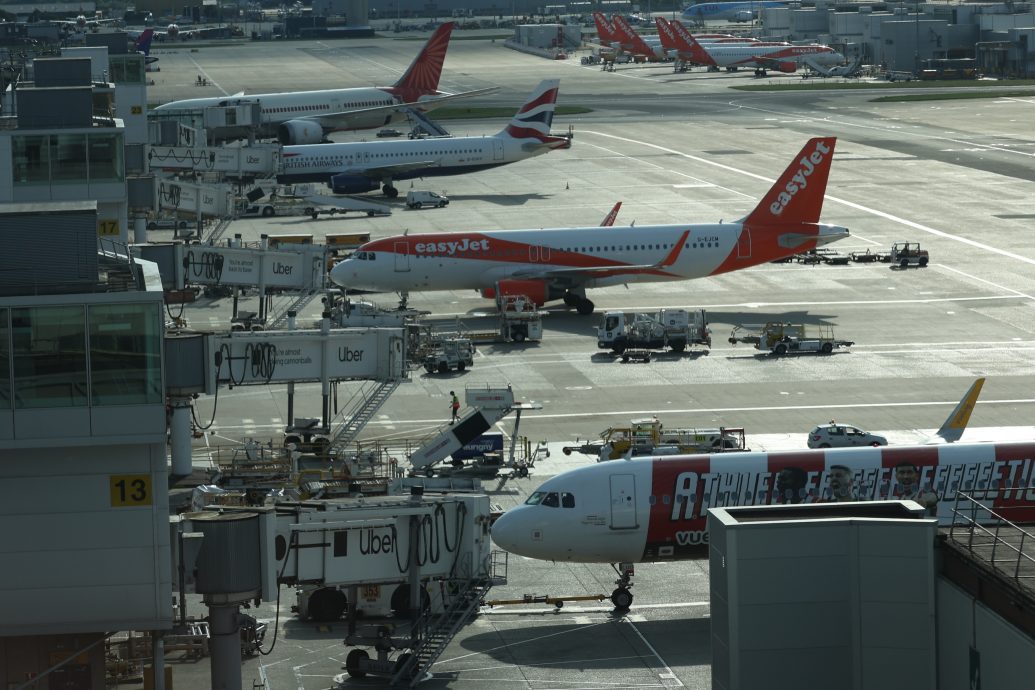 英国飞航管制系统技术故障　上百航班受影响