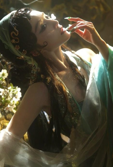 范冰冰“青蛇”上身 网民反应两极