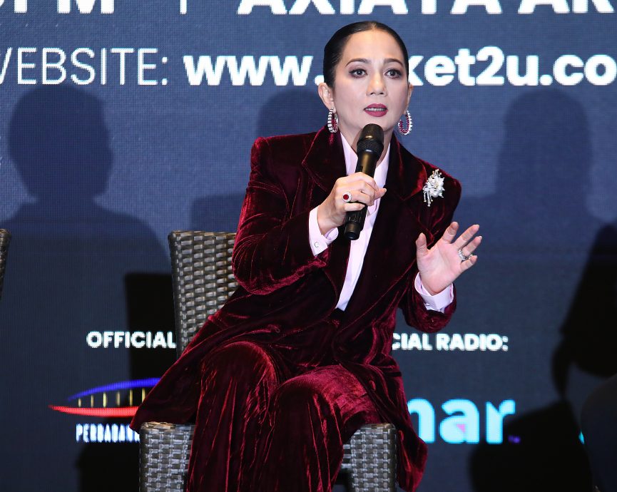 茜拉玛吉守约出道40年开唱 自嘲“晋升”乐龄人士享特权