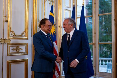 华官访法国|安华晤法总理 谈两国航空半导体汽车工业合作