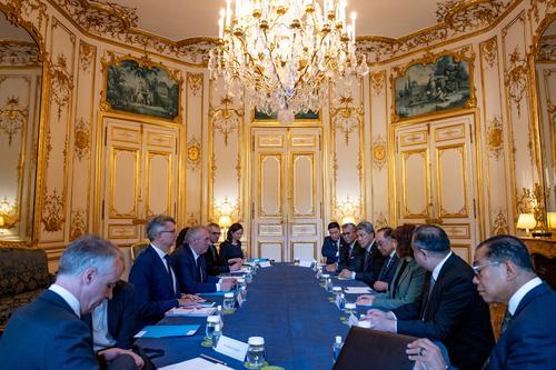 华官访法国|安华晤法总理 谈两国航空半导体汽车工业合作