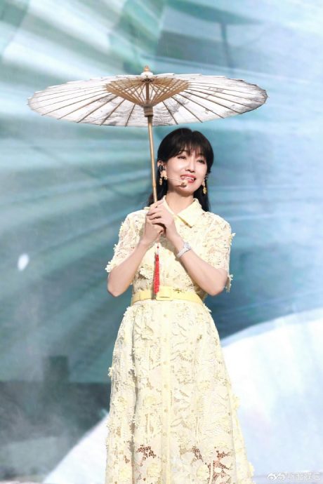 被王晶批“没演技靠天赏饭吃” 赵雅芝谈不扮白素贞造型原因