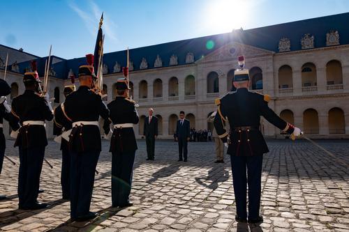 安华官访法国|获最高规格官方欢迎仪式 安华:莫大荣耀