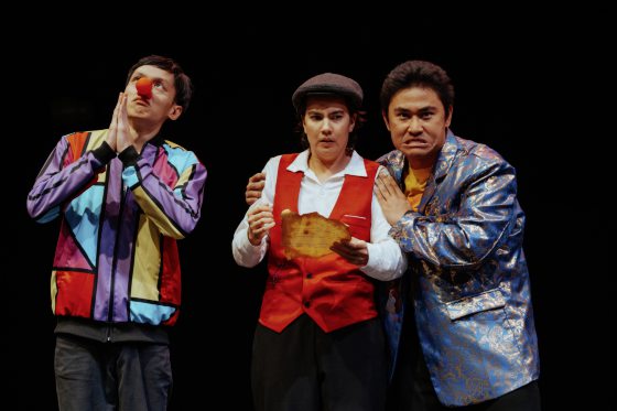 西北孤鸟／轻歌妙曲，听出耳油；好戏连连，笑声不断