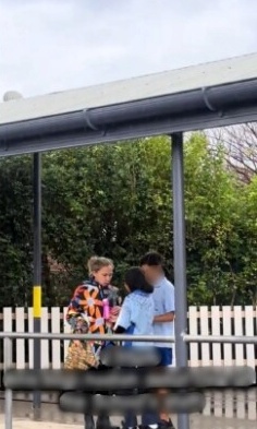 视频|3姐妹告别悉尼返马 临行送同学礼物道感谢