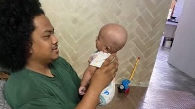 视频| 剪短头发幼儿认不出 网爆笑：只认爆炸头！