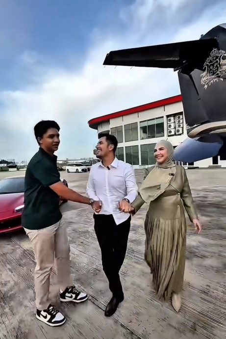 视频|卖腌制芒果能致富？ 网红富商买私人飞机惹议